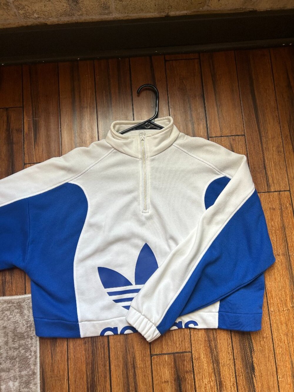 Retro Blue and White ADIDAS Cropped Sweatshirt with half zipper in size Small